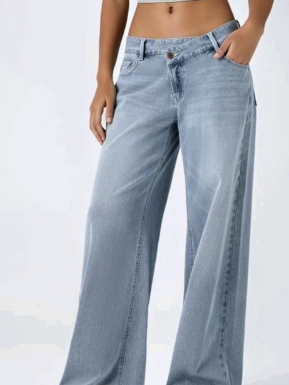 Low-rise asymmetrical wide-leg jeans Light Wash NWT
XL(14)